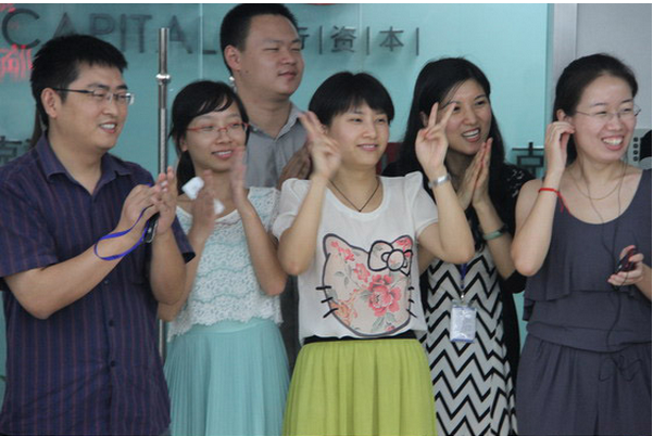 “乒臨城下”；孰與爭(zhēng)鋒