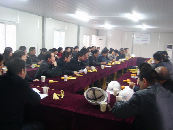 南京棲霞區(qū)馬群街道辦到我公司進(jìn)行了考察，開(kāi)展了有關(guān)科學(xué)發(fā)展觀的研討會(huì)